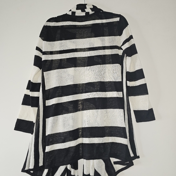 Alice + OLIVIA Black white Striped  drape wrap around black sweater sz Midium - Picture 15 of 16